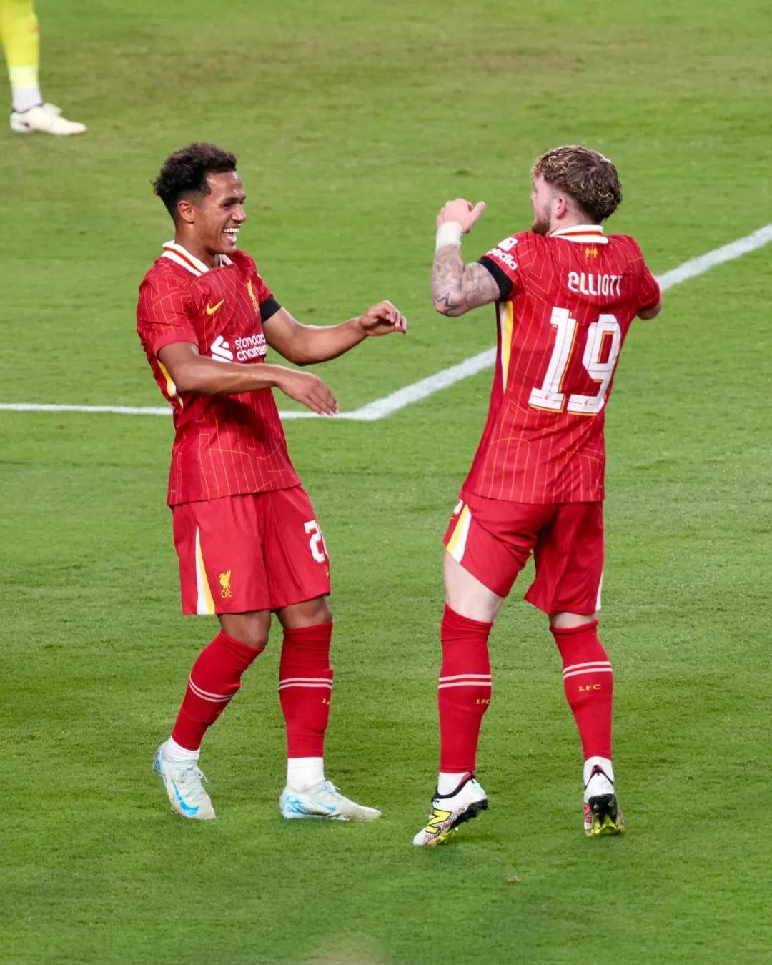 九游app下载最新版本-萨拉赫连续十场比赛得分超过夺冠，阿森纳不断突破！